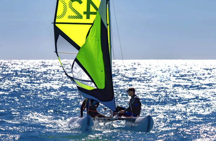 MiniCat 420 Instinct Image